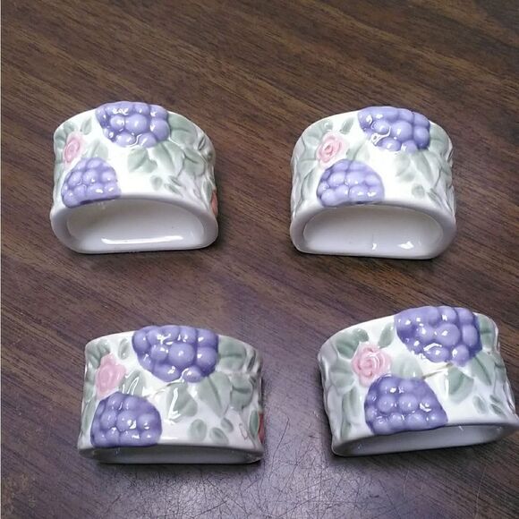 Pfaltzgraff napkin rings-set of four - Picture 1 of 5